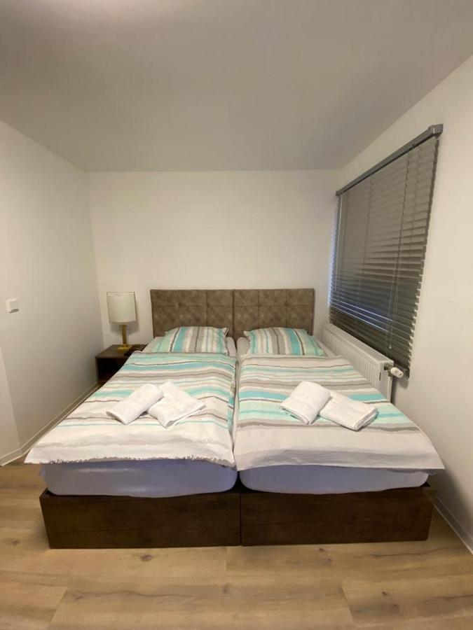Ado Pension Wedel Extérieur photo
