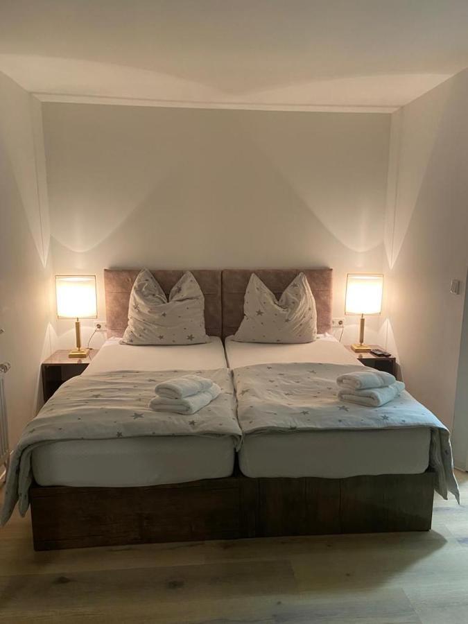 Ado Pension Wedel Extérieur photo